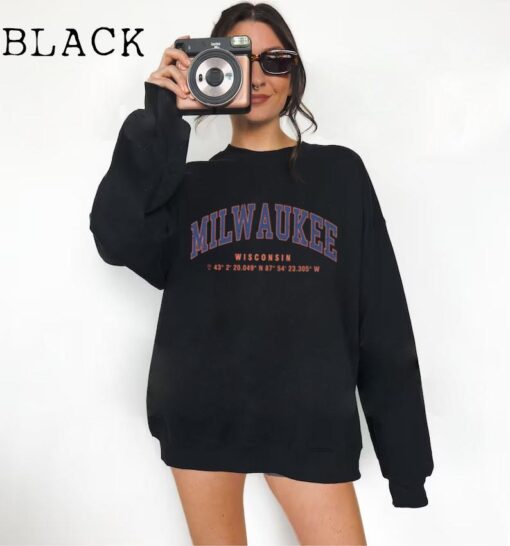 Milwaukee Wisconsin College Sweatshirt, College Unisex Crewneck Sweater, Baseball Sweater, East Coast Sweatshirt, USA Gift