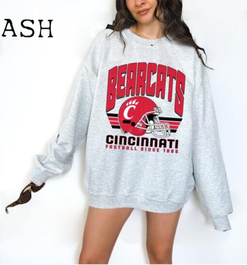 Vintage 90s Cincinnati Bearcats NCAA Sweatshirt, Cincinnati Bearcats Spell Out Crewneck University Of Cincinnati Sweater