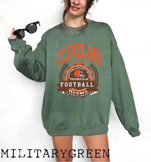 Vintage Cleveland Football Crewneck Sweatshirt / T-Shirt, Browns Sweatshirt, Vintage Style Cleveland Shirt, Browns Fan Gift