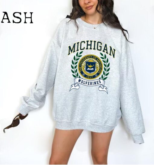 University of Michigan Wolverines Vintage Sweatshirt, Michigan Wolverines T-Shirt Sweatshirt Hoodie, Vintage 90s, Birthday Gift