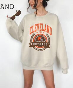 Vintage Cleveland Football Crewneck Sweatshirt / T-Shirt, Browns Sweatshirt, Vintage Style Cleveland Shirt, Browns Fan Gift