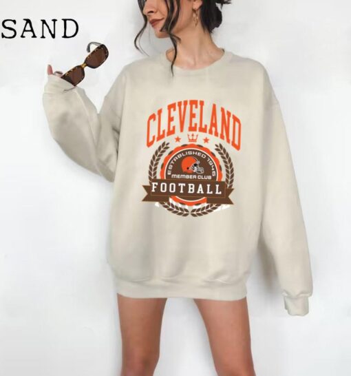 Vintage Cleveland Football Crewneck Sweatshirt / T-Shirt, Browns Sweatshirt, Vintage Style Cleveland Shirt, Browns Fan Gift