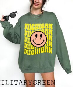 Michigan Football Sweatshirt, Vintage Michigan Crewneck, Retro Michigan Sweatshirt, Michigan Varsity Sweatshirt