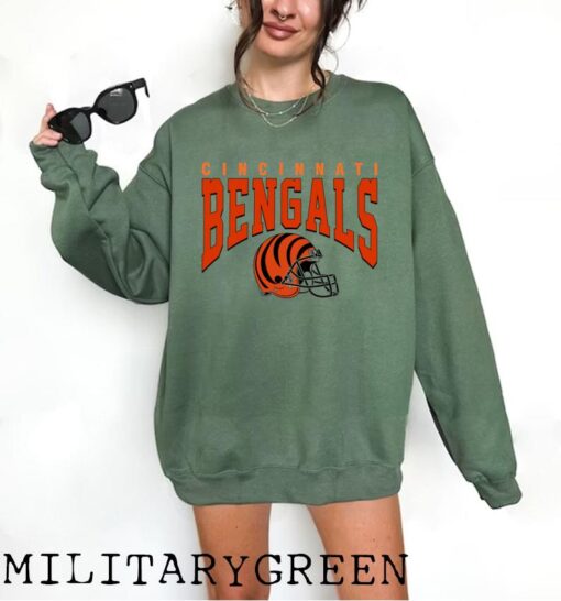 Cincinnati Bengals Football Vintage Crewneck Sweatshirt - Retro Style - Joe Burrow, Joe Mixon, Tee Higgins