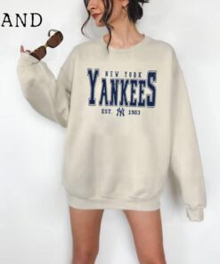 Vintage New York Yankee Crewneck Sweatshirt / T-Shirt, Yankees EST 1903 Shirt, New York Baseball Shirt, Retro Yankees Shirt