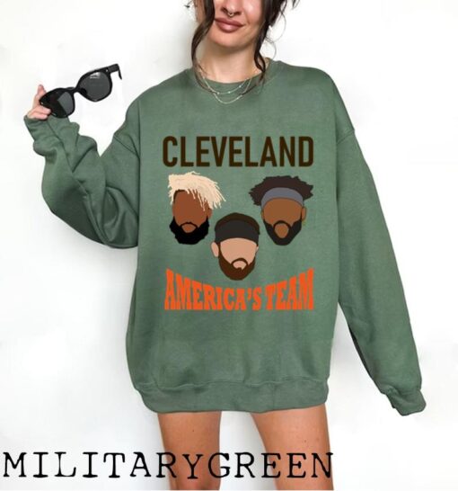 Vintage Cleveland Football Crewneck Sweatshirt / T-Shirt, Browns Sweatshirt, Vintage Style Cleveland Shirt, Browns Fan Gift