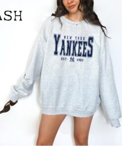 Vintage New York Yankee Crewneck Sweatshirt / T-Shirt, Yankees EST 1903 Shirt, New York Baseball Shirt, Retro Yankees Shirt