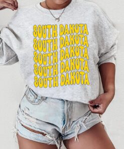 South Dakota Unisex Sweatshirt – South Dakota crewneck – South Dakota sweater – Vintage South Dakota Sweatshirt – College Sweatshirt